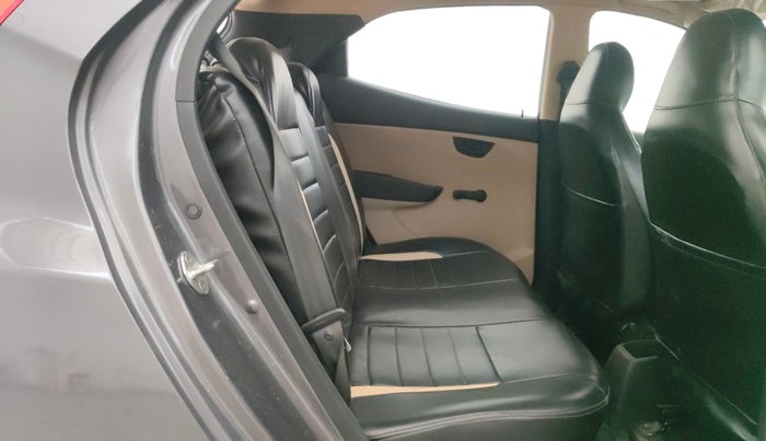 2015 Hyundai Eon MAGNA +, Petrol, Manual, 25,027 km, Right Side Rear Door Cabin