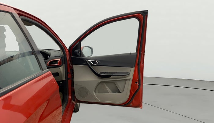 2018 Tata Tiago XZ PETROL, Petrol, Manual, 26,058 km, RHS Front Door