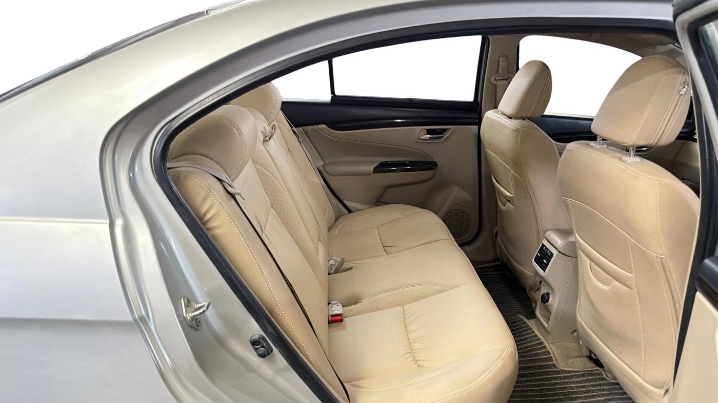 2017 Maruti Ciaz ALPHA 1.4 PETROL, Petrol, Manual, 71,580 km, Right Side Rear Door Cabin