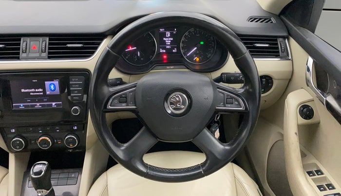 2015 Skoda Octavia ELEGANCE 1.8 TSI AT, Petrol, Automatic, 65,121 km, Steering Wheel Close Up