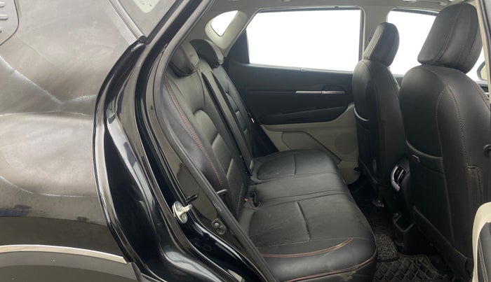 2022 KIA SONET HTX ANNIVERSARY EDITION 1.0 IMT, Petrol, Manual, 90,462 km, Right Side Rear Door Cabin