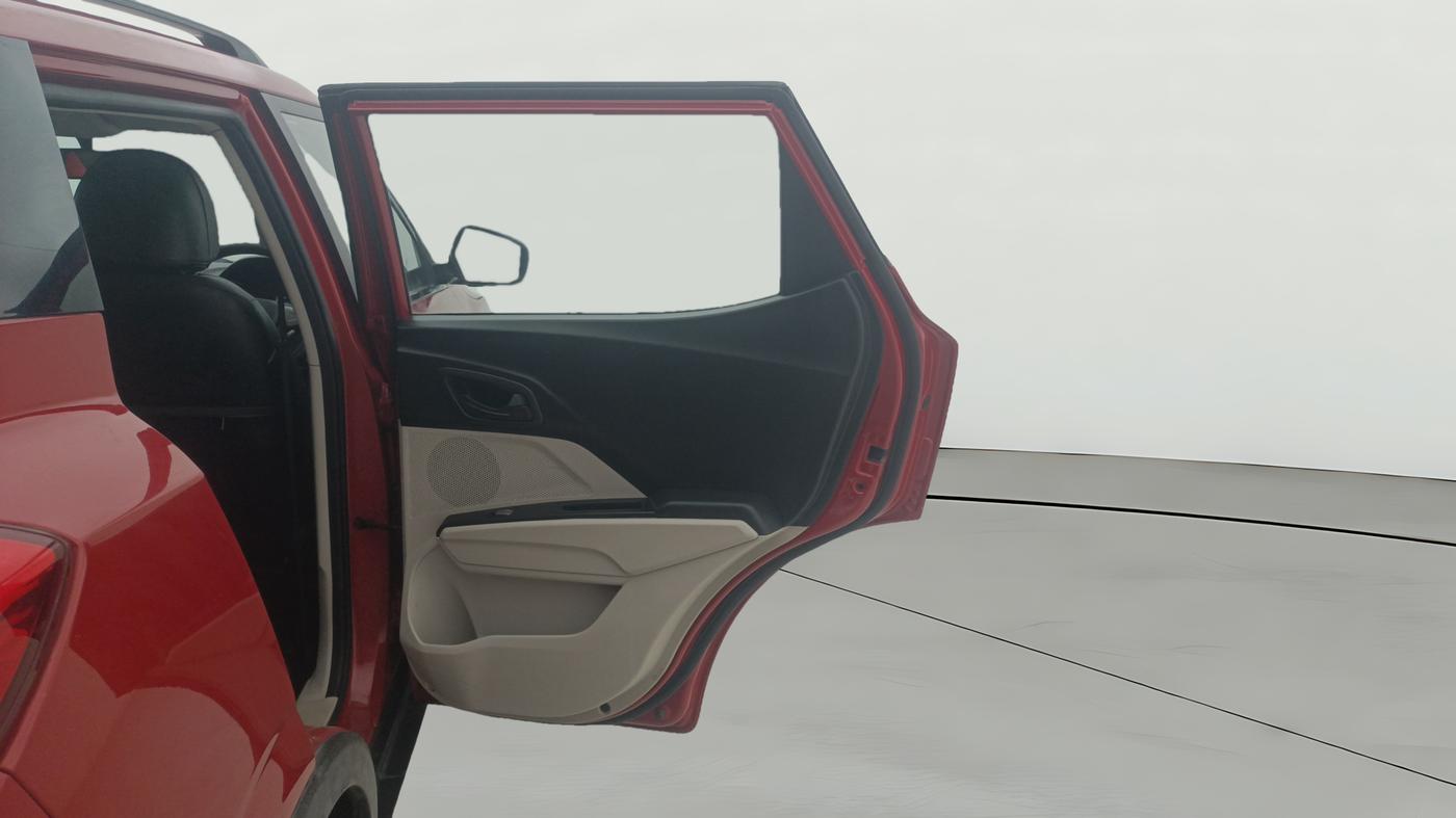 2019 Mahindra XUV300 W6 1.5 DIESEL, Diesel, Manual, 72,584 km, RHS Rear Door