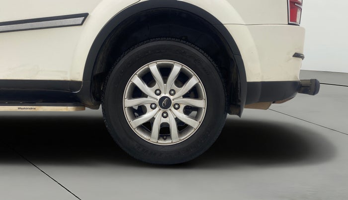 2015 Mahindra XUV500 W10 AWD, Diesel, Manual, 1,08,006 km, Left Rear Wheel