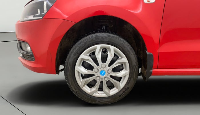 2015 Volkswagen Polo COMFORTLINE 1.2L, Petrol, Manual, 86,711 km, Left Front Wheel