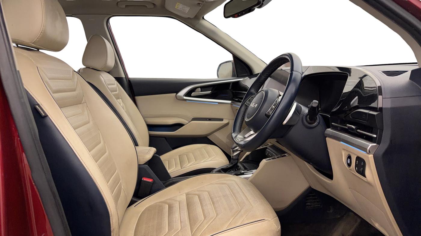 2023 KIA CARENS LUXURY PLUS 1.5 TURBO PETROL DCT 7 STR, Petrol, Automatic, 20,601 km, Right Side Front Door Cabin