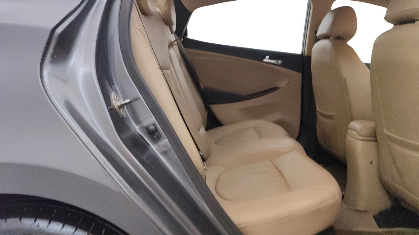 2013 Hyundai Verna FLUIDIC 1.6 VTVT SX, Petrol, Manual, 59,880 km, Right Side Rear Door Cabin