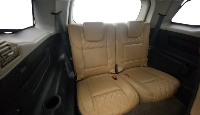 2019 Mahindra XUV500 W11, Diesel, Manual, 69,786 km, Third Seat Row ( optional )