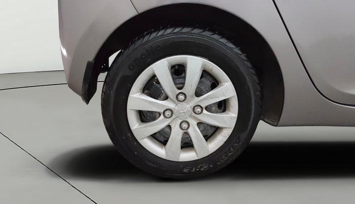 2013 Hyundai Eon SPORTZ, Petrol, Manual, 89,695 km, Right Rear Wheel