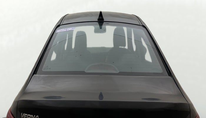 2018 Hyundai Verna 1.6 VTVT SX, Petrol, Manual, 75,371 km, Rear Windshield