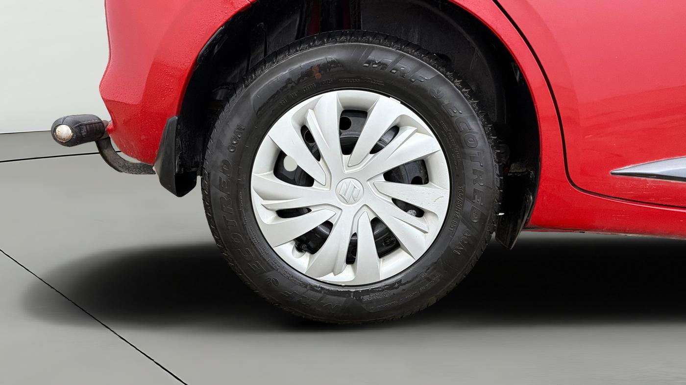 2025 Maruti Swift VXi, Petrol, Manual, 22,833 km, Right Rear Wheel