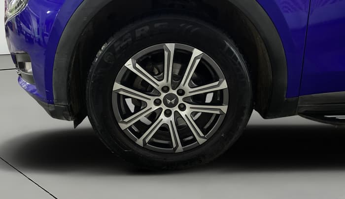 2021 Mahindra XUV700 AX 7 LUXURY D AT 7 STR, Diesel, Automatic, 54,384 km, Left Front Wheel