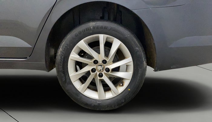 2022 Skoda SLAVIA AMBITION 1.0L TSI MT, Petrol, Manual, 39,196 km, Left Rear Wheel