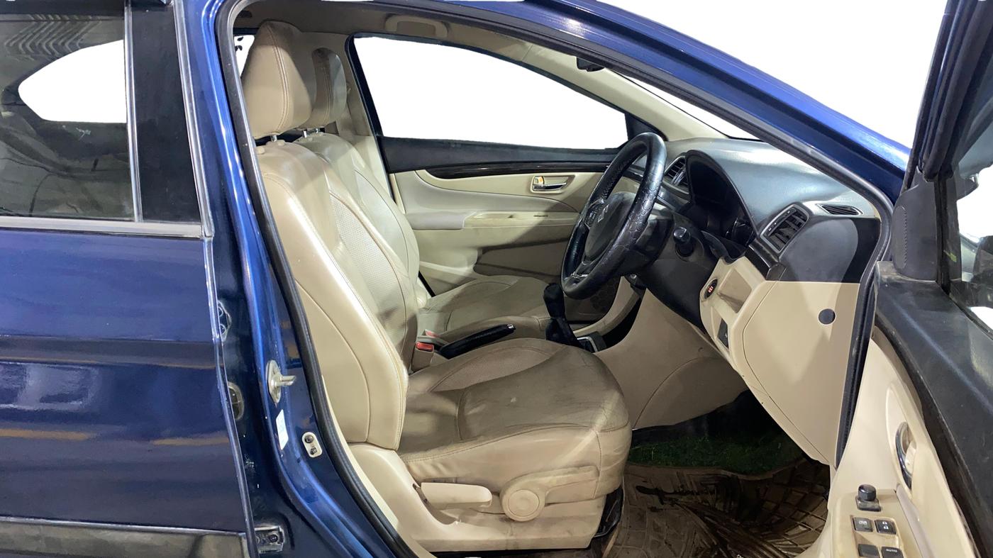 2017 Maruti Ciaz ALPHA 1.4 PETROL, Petrol, Manual, 82,117 km, Right Side Front Door Cabin