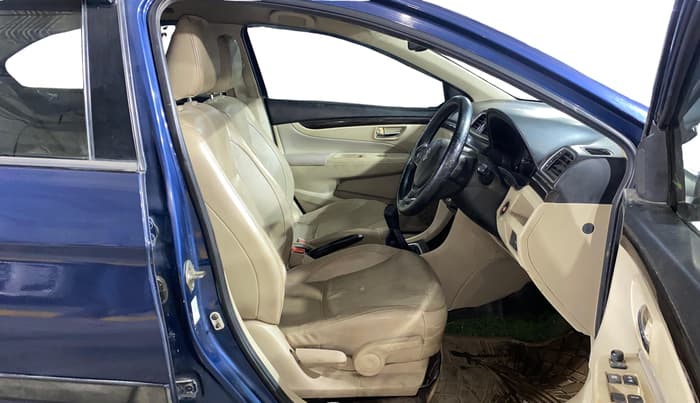 2017 Maruti Ciaz ALPHA 1.4 PETROL, Petrol, Manual, 82,063 km, Right Side Front Door Cabin