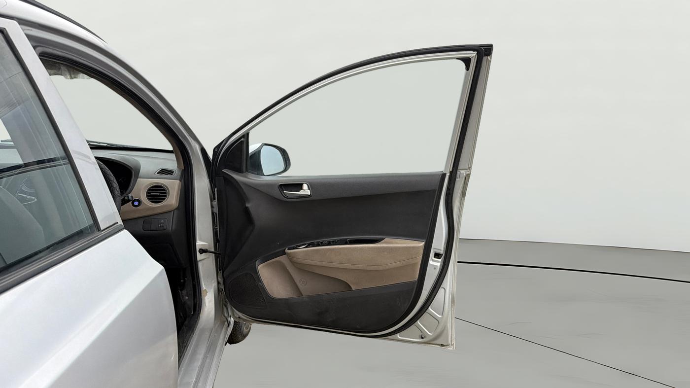 2015 Hyundai Grand i10 ASTA AT 1.2 KAPPA VTVT, Petrol, Automatic, 69,913 km, RHS Front Door