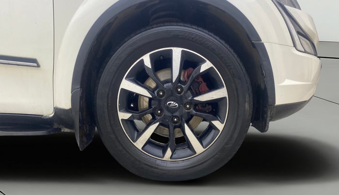 2018 Mahindra XUV500 W11(O), Diesel, Manual, 87,270 km, Right Front Wheel