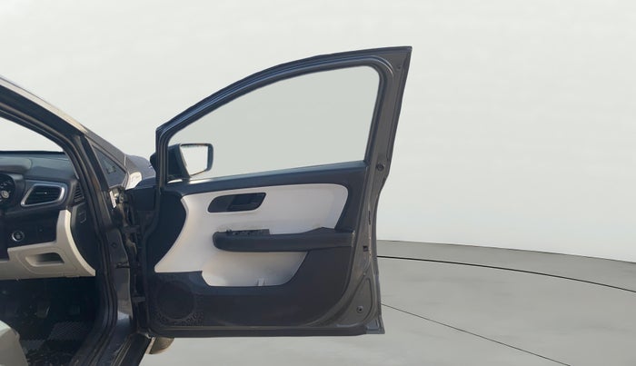 2022 Tata ALTROZ XT DIESEL, Diesel, Manual, 32,769 km, RHS Front Door