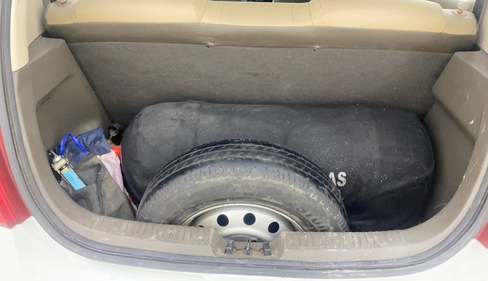 2015 Hyundai i10 MAGNA 1.1, CNG, Manual, 1,23,220 km, Boot Open Zoomed View