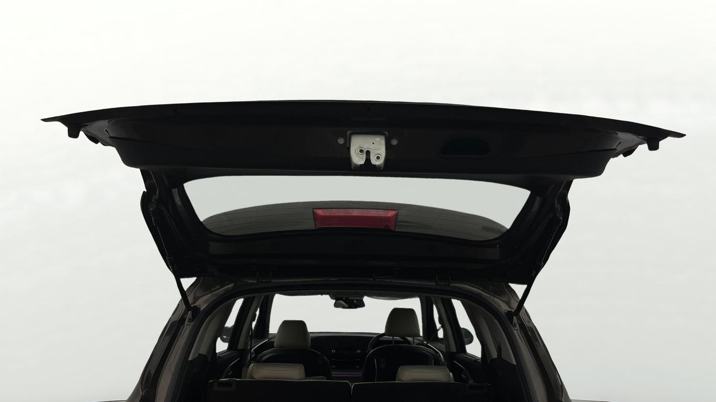 2022 KIA CARENS LUXURY PLUS 1.4 PETROL 7 STR, Petrol, Manual, 37,223 km, Boot Door Open