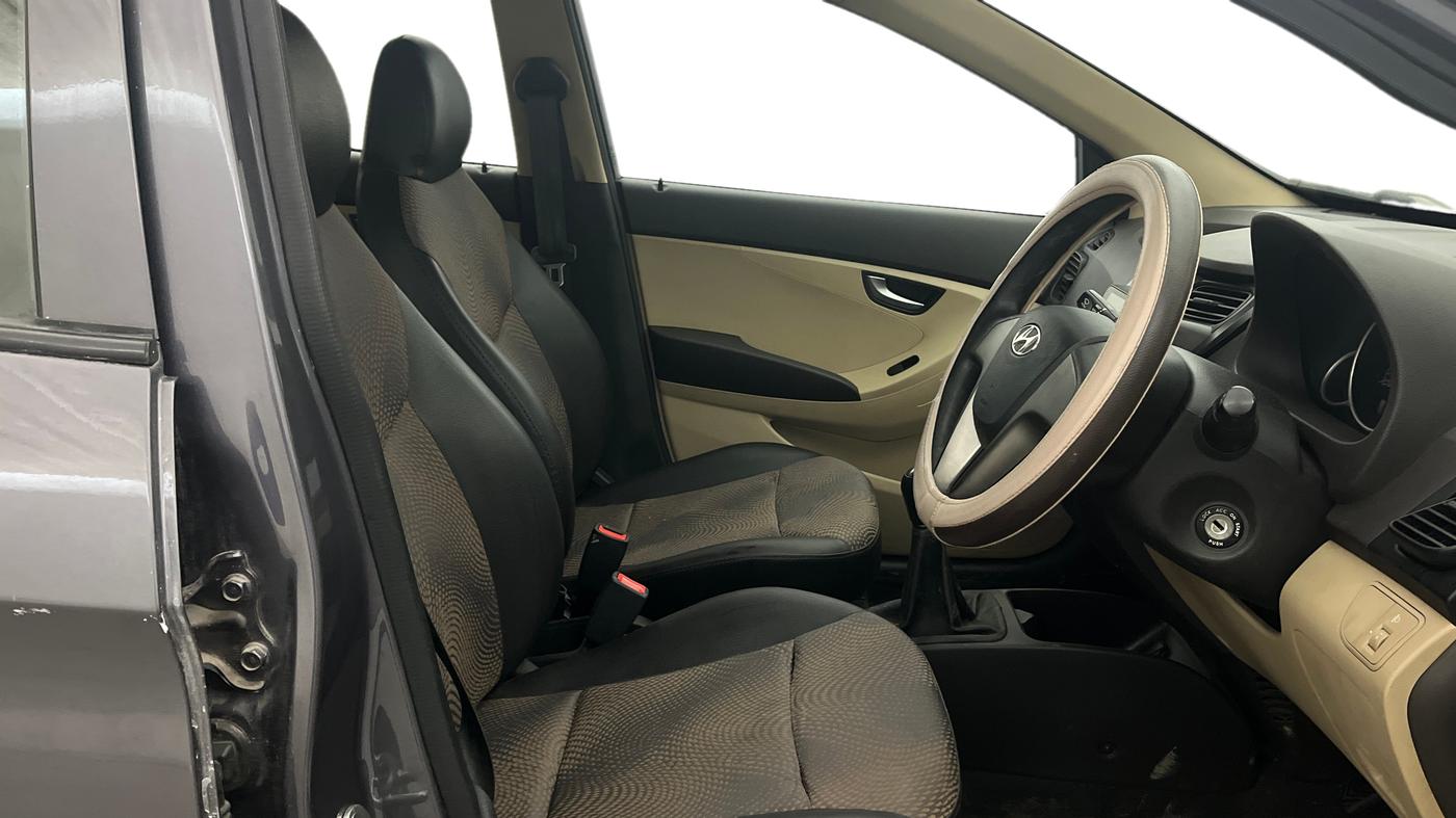2014 Hyundai Eon SPORTZ, Petrol, Manual, 57,237 km, Right Side Front Door Cabin