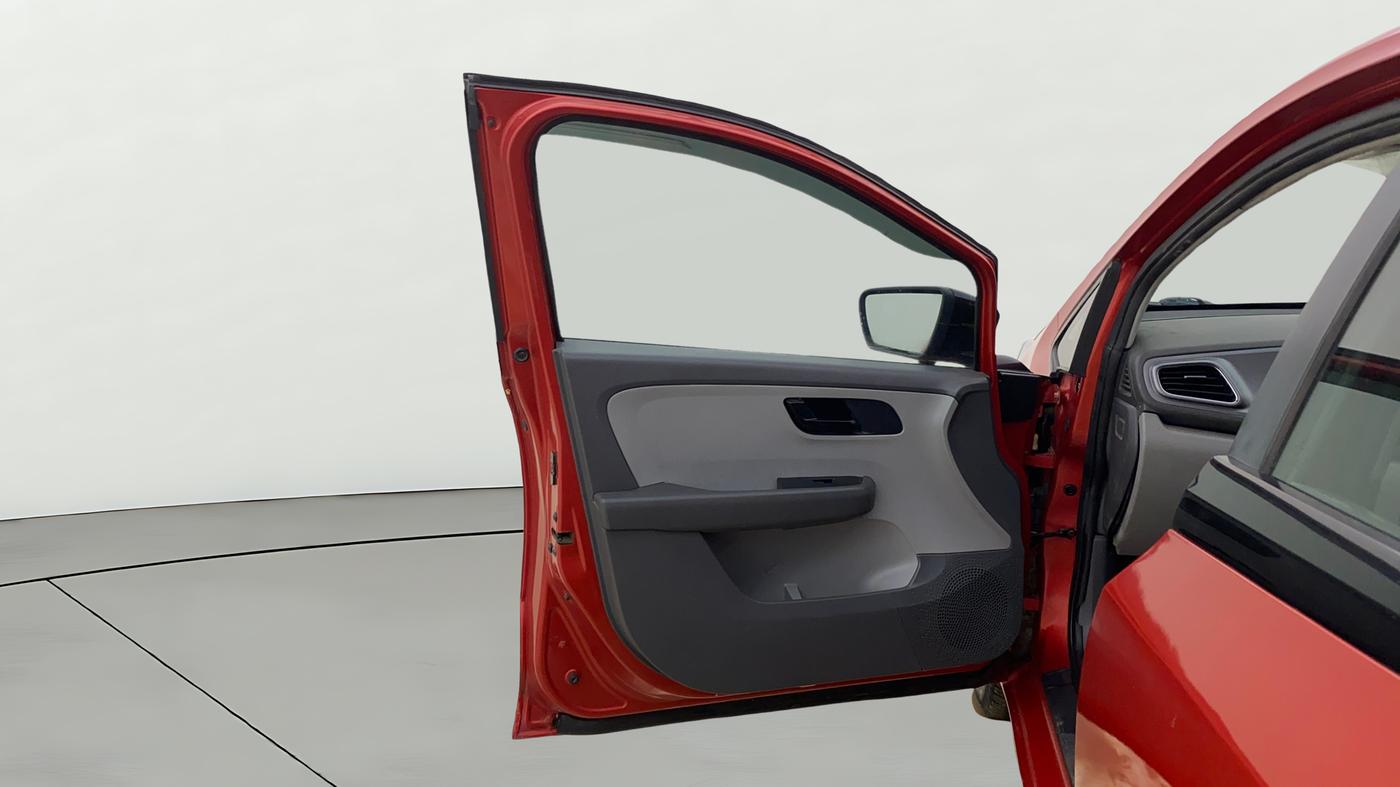 2020 Tata ALTROZ XM PLUS PETROL, Petrol, Manual, 69,456 km, LHS Front Door