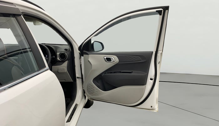 2024 Hyundai GRAND I10 NIOS SPORTZ AMT 1.2 KAPPA VTVT, Petrol, Automatic, 5,127 km, RHS Front Door