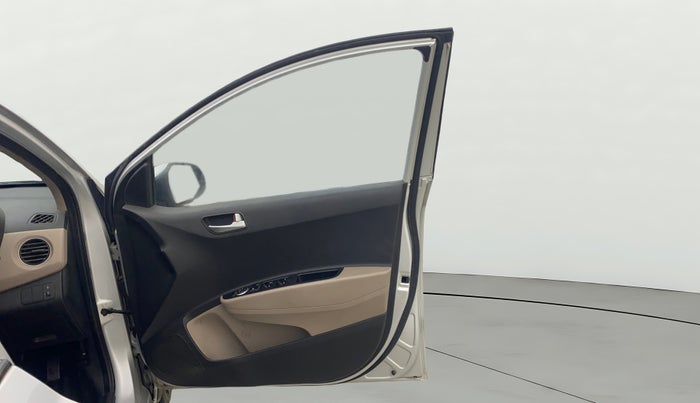 2015 Hyundai Xcent S 1.2, Petrol, Manual, 96,630 km, RHS Front Door