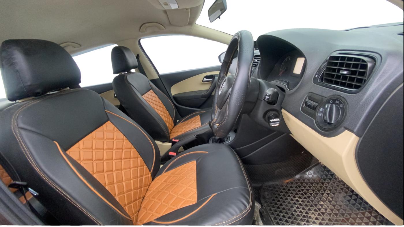 2017 Volkswagen Ameo COMFORTLINE 1.2L, Petrol, Manual, 76,214 km, Right Side Front Door Cabin