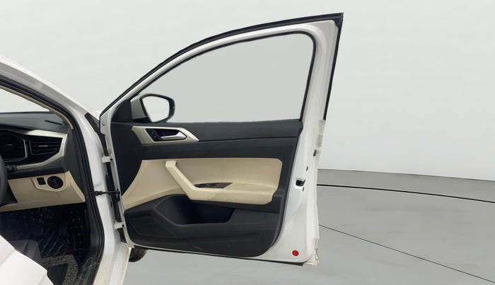 2023 Volkswagen VIRTUS TOPLINE TSI 1.0 MT, Petrol, Manual, 45,319 km, RHS Front Door