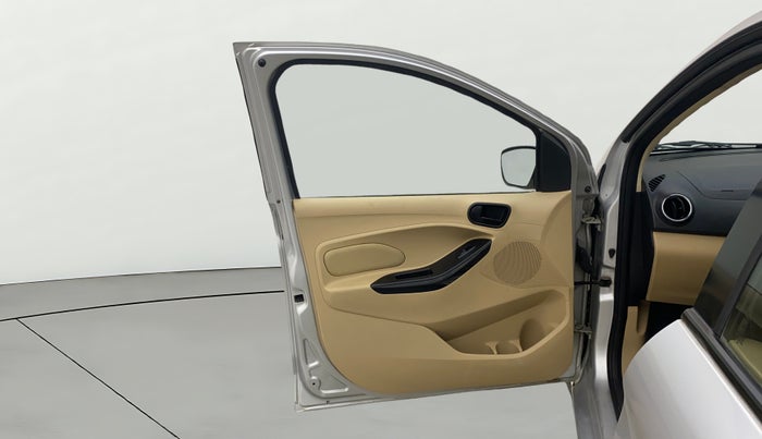 2015 Ford Figo Aspire TITANIUM 1.2 PETROL, Petrol, Manual, 55,398 km, LHS Front Door