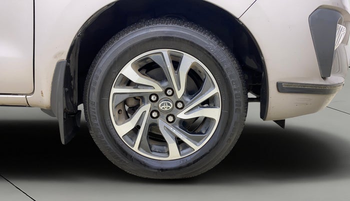 2021 Toyota Innova Crysta 2.4 G 7 STR, Diesel, Manual, 94,639 km, Right Front Wheel