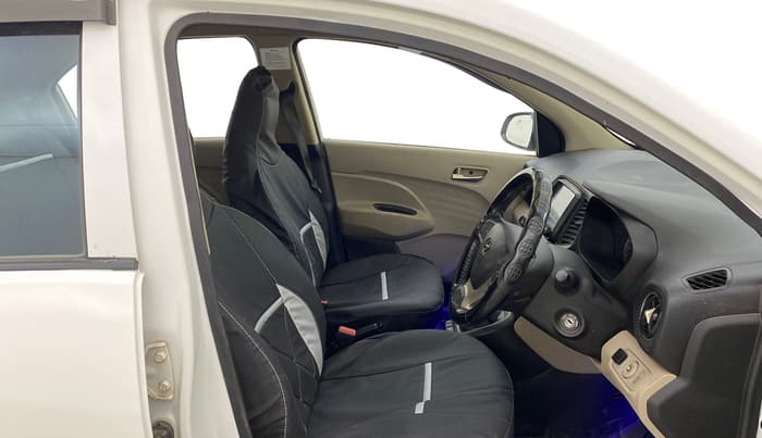 2019 Hyundai NEW SANTRO SPORTZ CNG, CNG, Manual, 58,600 km, Right Side Front Door Cabin