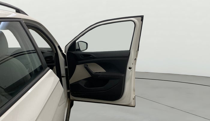 2022 Volkswagen TAIGUN COMFORTLINE 1.0 TSI MT, Petrol, Manual, 29,920 km, RHS Front Door