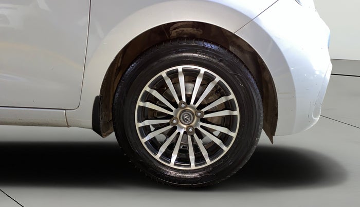 2017 Hyundai Xcent S 1.2, Petrol, Manual, 1,24,201 km, Right Front Wheel