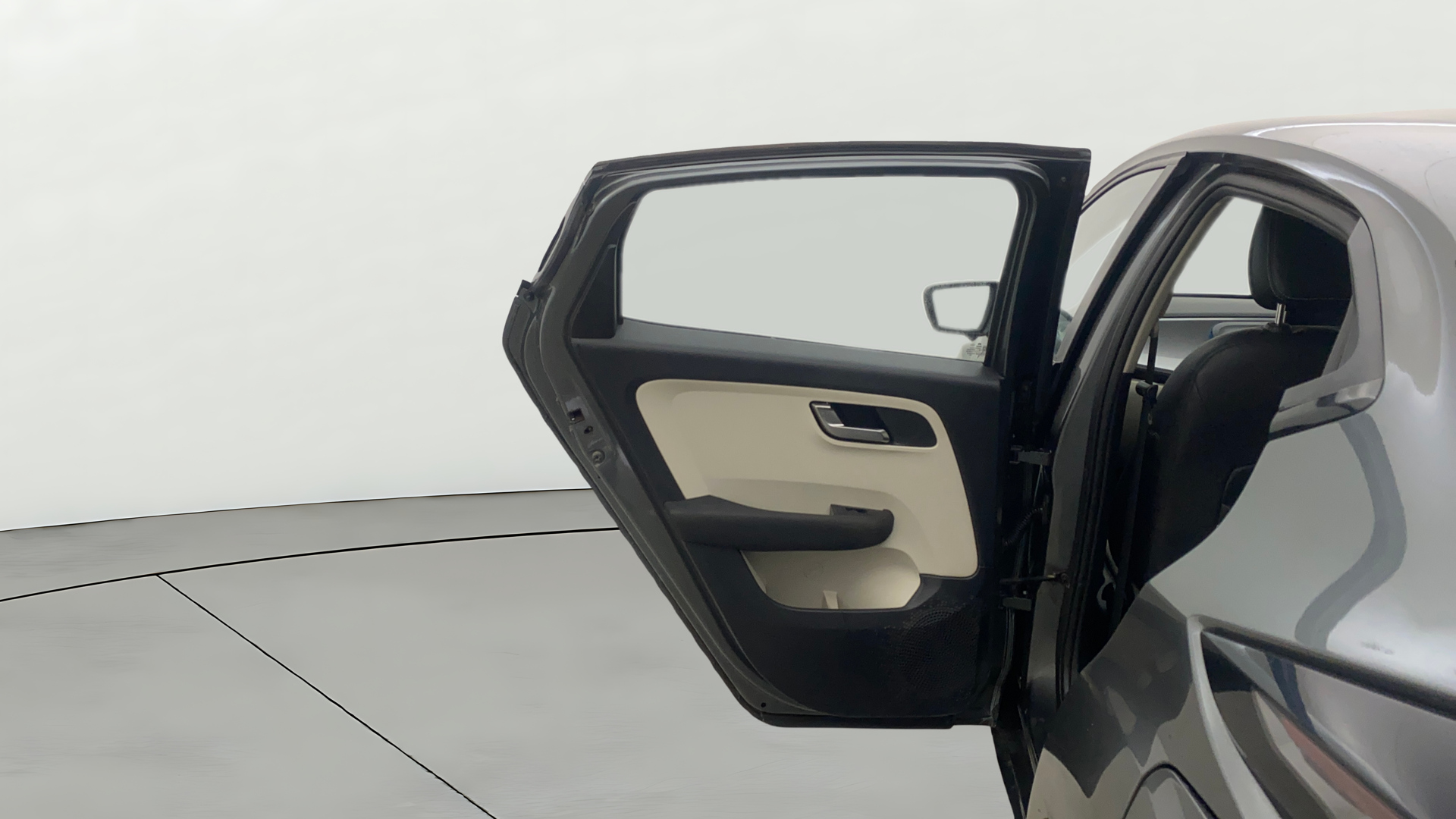 camera-LHS-Rear-Door