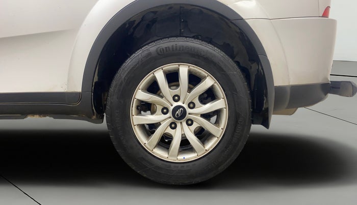 2020 Mahindra XUV500 W9, Diesel, Manual, 95,540 km, Left Rear Wheel
