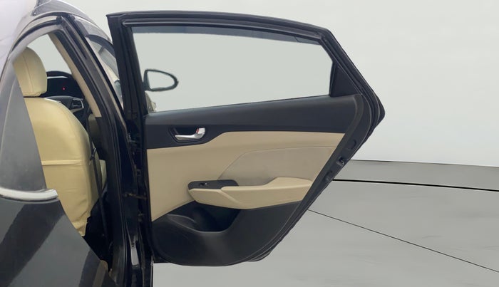 2017 Hyundai Verna 1.6 VTVT SX, Petrol, Manual, 79,333 km, RHS Rear Door