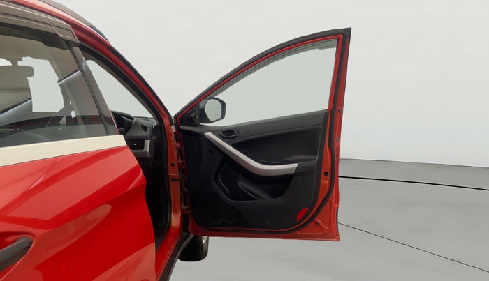 2020 Tata NEXON XMA PETROL, Petrol, Automatic, 71,148 km, RHS Front Door