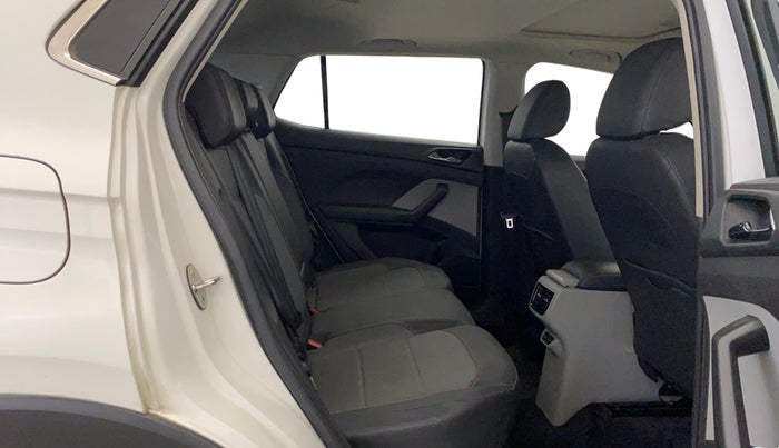 2021 Skoda KUSHAQ STYLE 1.0L TSI AT, Petrol, Automatic, 50,063 km, Right Side Rear Door Cabin