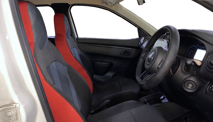 2022 Renault Kwid RXT 1.0 AMT, Petrol, Automatic, 24,688 km, Right Side Front Door Cabin