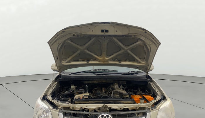 2015 Toyota Innova 2.5 VX 8 STR, Diesel, Manual, 73,050 km, Open Bonet