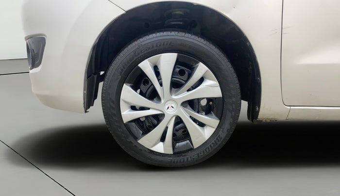 2014 Maruti Wagon R 1.0 VXI, Petrol, Manual, 1,15,085 km, Left Front Wheel