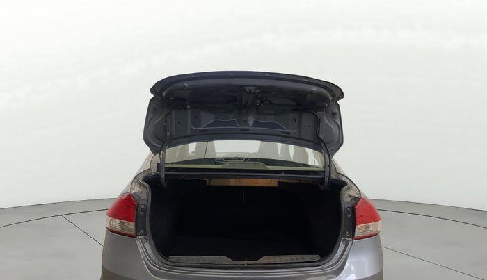 2014 Maruti Ciaz VXI, Petrol, Manual, 39,237 km, Boot Door Open