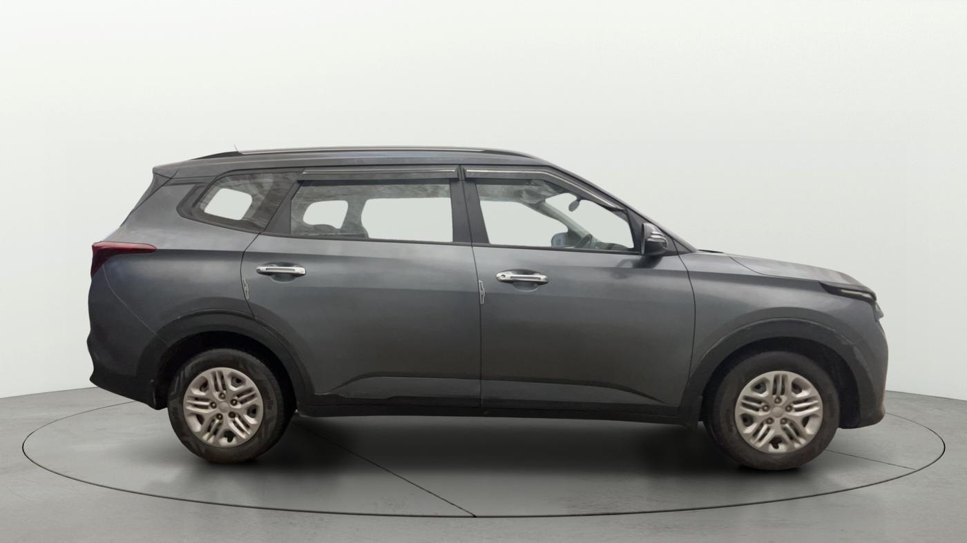 2023 KIA CARENS PRESTIGE 1.5 PETROL 7 STR, Petrol, Manual, 37,700 km, Right Side View