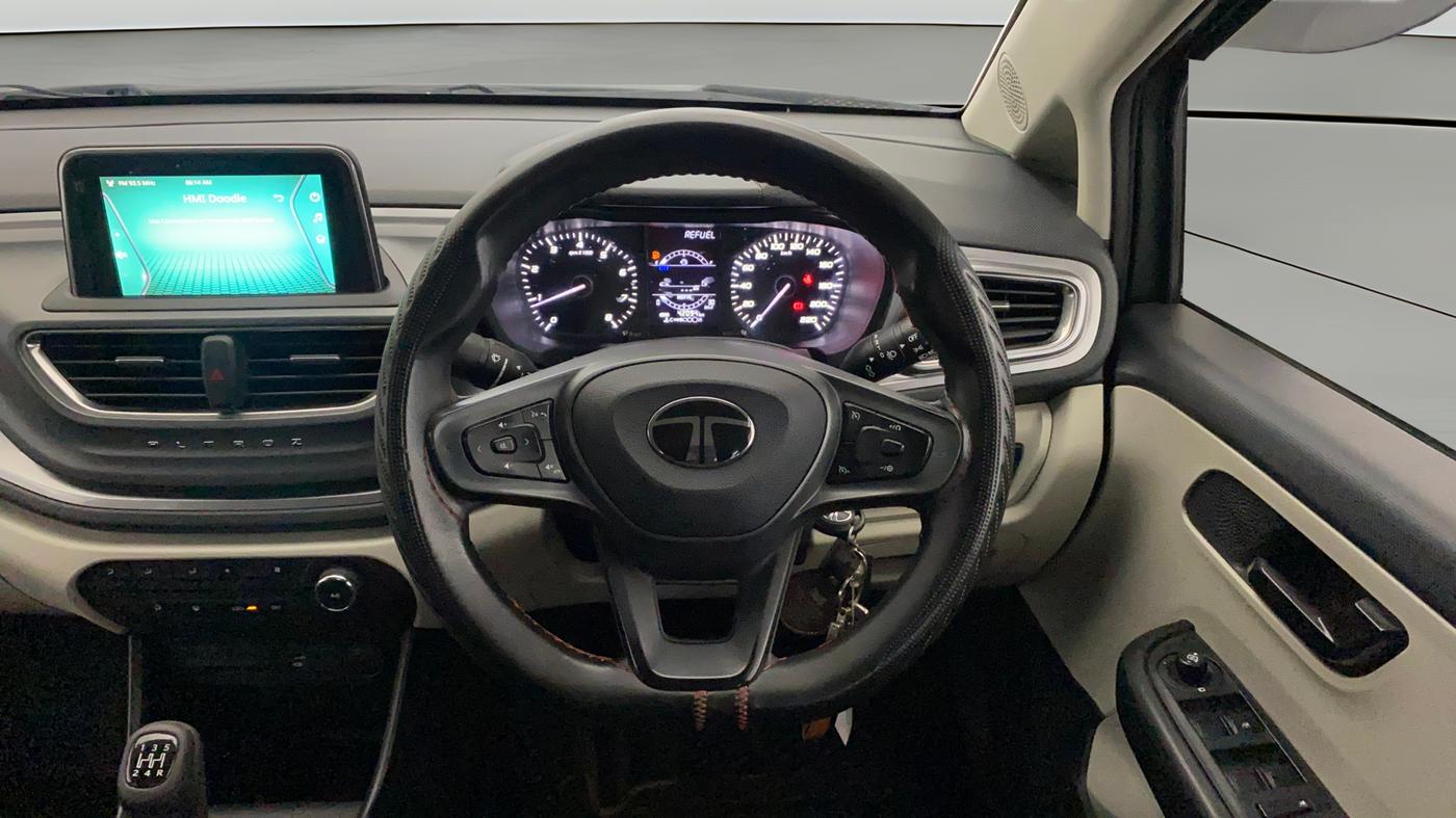 2024 Tata ALTROZ XM PLUS PETROL, Petrol, Manual, 42,134 km, Steering Wheel Close Up