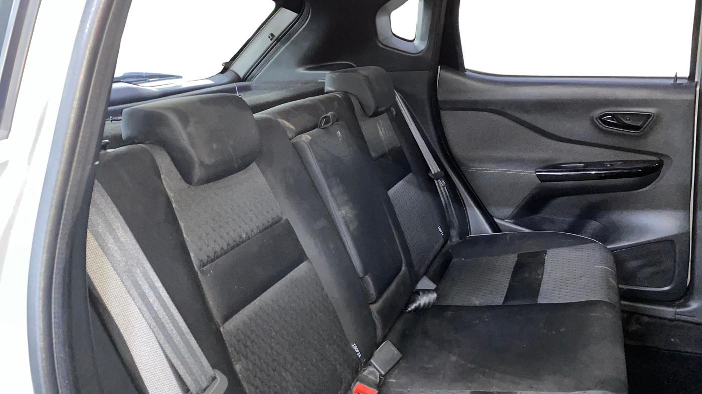 2023 Nissan MAGNITE XV CVT TURBO KURO EDITION , Petrol, Automatic, 19,904 km, Right Side Rear Door Cabin