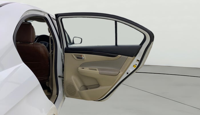 2016 Maruti Ciaz VDI+ SHVS, Diesel, Manual, 66,186 km, RHS Rear Door