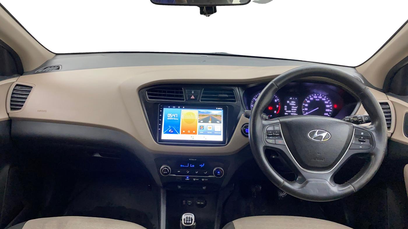 2016 Hyundai Elite i20 ASTA 1.2, CNG, Manual, 1,38,729 km, Dashboard