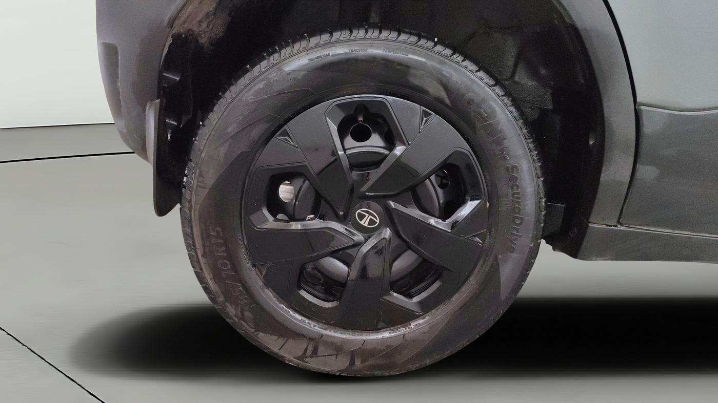 2024 Tata PUNCH ADVENTURE AMT, Petrol, Automatic, 19,660 km, Right Rear Wheel
