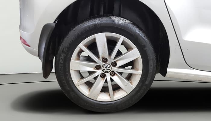2015 Volkswagen Polo HIGHLINE1.2L, Petrol, Manual, 61,171 km, Right Rear Wheel